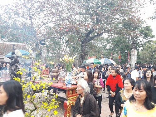 Nam Định: Người dân nô nức đi Lễ đền Trần cầu may đầu năm - Hình 7