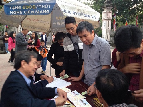 Nam Định: Người dân nô nức đi Lễ đền Trần cầu may đầu năm - Hình 11