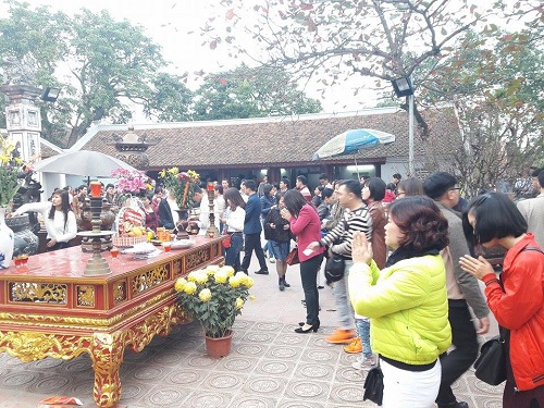 Nam Định: Người dân nô nức đi Lễ đền Trần cầu may đầu năm - Hình 5
