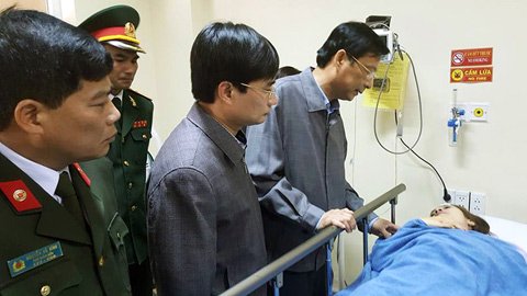 Tai nạn xe khách đi lễ chùa tại Quảng Ninh: Phó Thủ tướng yêu cầu làm rõ - Hình 2