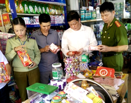 Hơn 5.600 cơ sở vi phạm ATTP trong dịp Tết Nguyên đán Đinh Dậu 2017