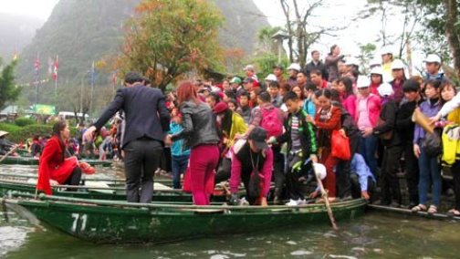 Vãn cảnh bằng thuyền tại khu sinh thái Tràng An... vỡ trận - Hình 3