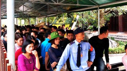 Vãn cảnh bằng thuyền tại khu sinh thái Tràng An... vỡ trận - Hình 2