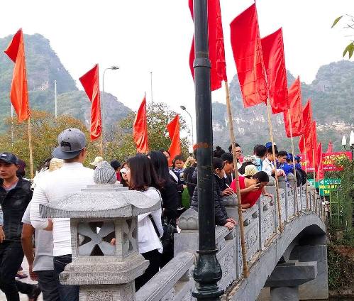 Vãn cảnh bằng thuyền tại khu sinh thái Tràng An... vỡ trận - Hình 5