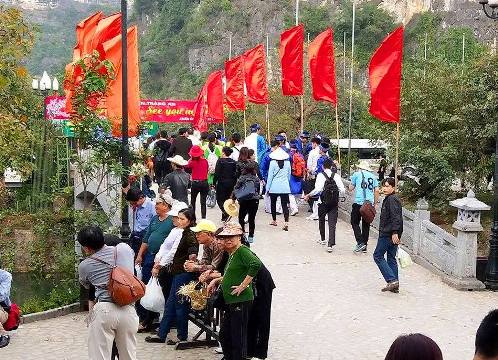 Vãn cảnh bằng thuyền tại khu sinh thái Tràng An... vỡ trận - Hình 7