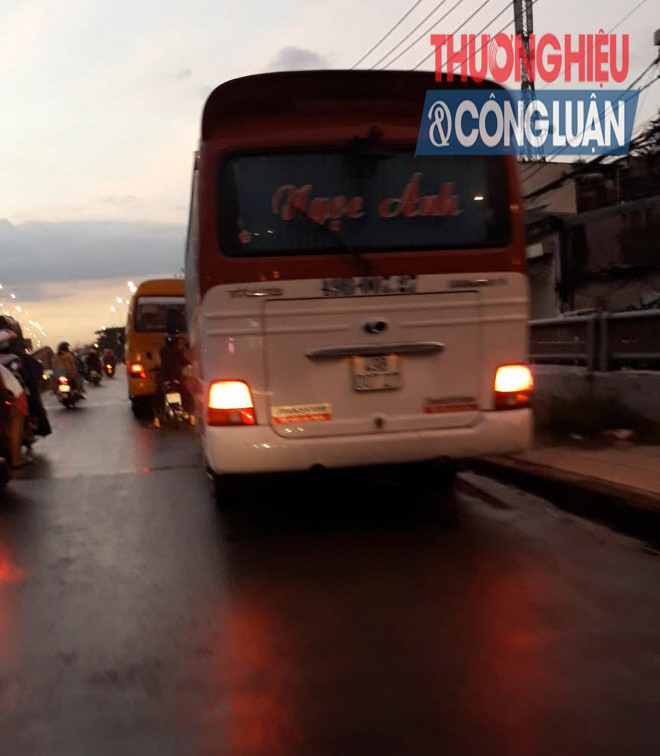 TP. Hồ Chí Minh: Sau Tết Đinh Dậu, xe dù, bến cóc hoạt động mạnh - Hình 2