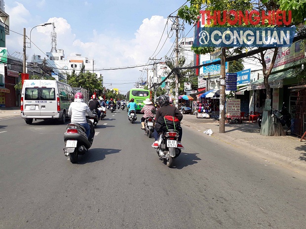 TP. Hồ Chí Minh: Sau Tết Đinh Dậu, xe dù, bến cóc hoạt động mạnh - Hình 6