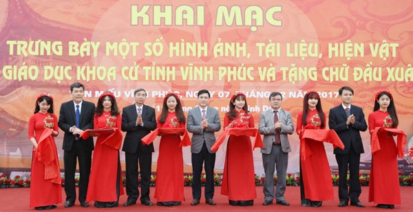 Vĩnh Phúc: Khai mạc trưng bày một số hình ảnh, tài liệu, hiện vật về giáo dục khoa cử