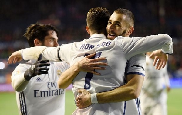 Hạ gục Osasuna, Real đòi lại ngôi đầu bị Barca tạm chiếm