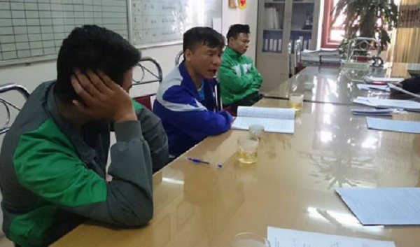 Hà Nội: 3 người “tè bậy” bị phạt tổng cộng 6 triệu đồng