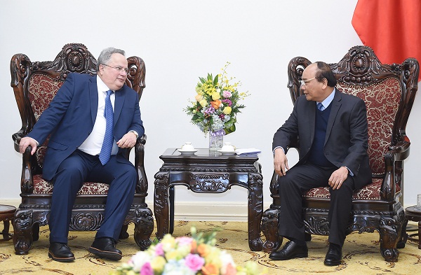 Thủ tướng Nguyễn Xuân Phúc tiếp Bộ trưởng Bộ Ngoại giao Hy Lạp Nikos Kotzias