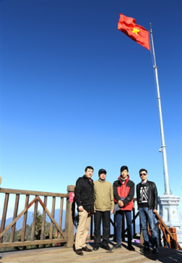 Du xuân Tây Bắc, vui lễ hội khèn, hoa Fansipan Legend