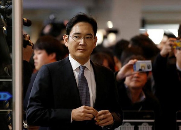 Phó chủ tịch Tập đoàn Samsung chính thức bị bắt giữ - Hình 1
