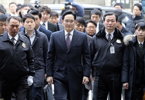 Phó chủ tịch Samsung: Từ biệt thự 4 triệu đô đến... xà lim 6 mét vuông - Hình 1