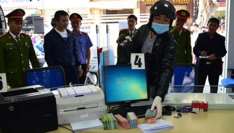 Thừa Thiên Huế: Dựng lại hiện trường vụ cướp ngân hàng BIDV - Hình 1