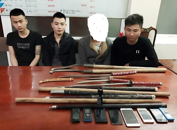 Hà Tĩnh: Cảnh sát khống chế, ngăn chặn 30 thanh niên hỗn chiến - Hình 2