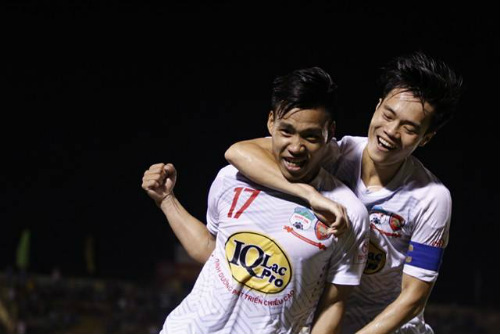 V-League: Văn Thanh tỏa sáng giúp HAGL hạ Bình Dương - Hình 1