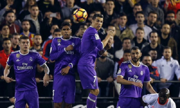 La Liga: Real Madrid gục ngã trước Valencia tại thánh địa Mestalla - Hình 1
