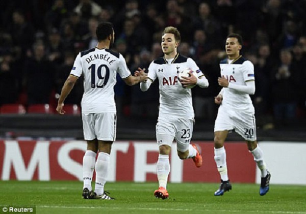Lượt về vòng 1/16 Europa League: Thi đấu thiếu người, Tottenham cay đắng dừng cuộc chơi - Hình 1