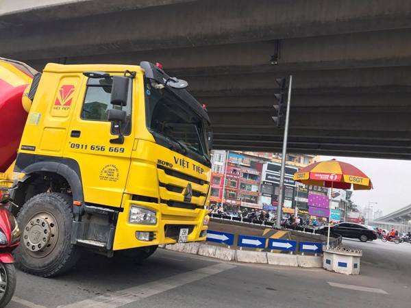 Hà Nội: Đội CSGT số 7 làm ngơ cho xe tải, xe bồn “oanh tạc” trong giờ cấm? - Hình 1