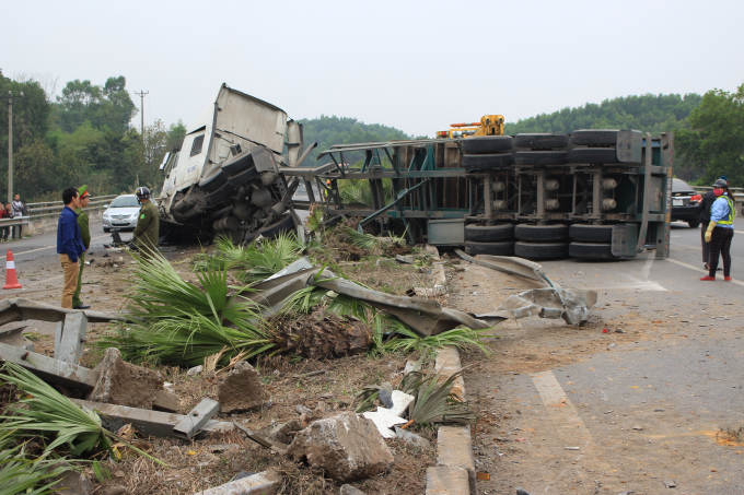Cao tốc Thái Nguyên - Hà Nội: Xảy ra vụ tai nạn nghiêm trọng - Hình 1