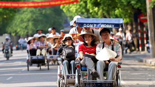 Việt Nam đón hơn 2,2 triệu lượt khách quốc tế trong 2 tháng đầu năm - Hình 1