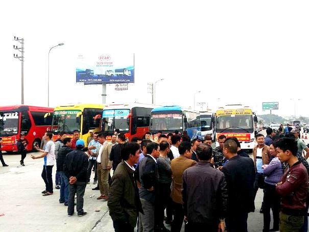 Hà Nội: Hàng trăm nhà xe lại từ chối chở khách, phản đối lệnh điều chuyển tuyến vận tải - Hình 1