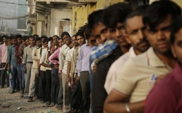 Đổi tiền nhưng Ấn Độ vẫn tăng trưởng nhanh nhất thế giới