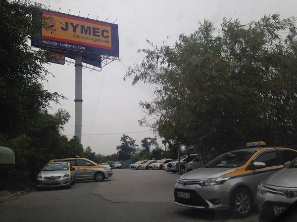 Xã Phú Cường (Sóc Sơn): Bãi xe “khủng” trái phép ngang nhiên tồn tại thách thức pháp luật?