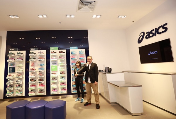 ASICS mang công nghệ nhận diện bàn chân đến Việt Nam