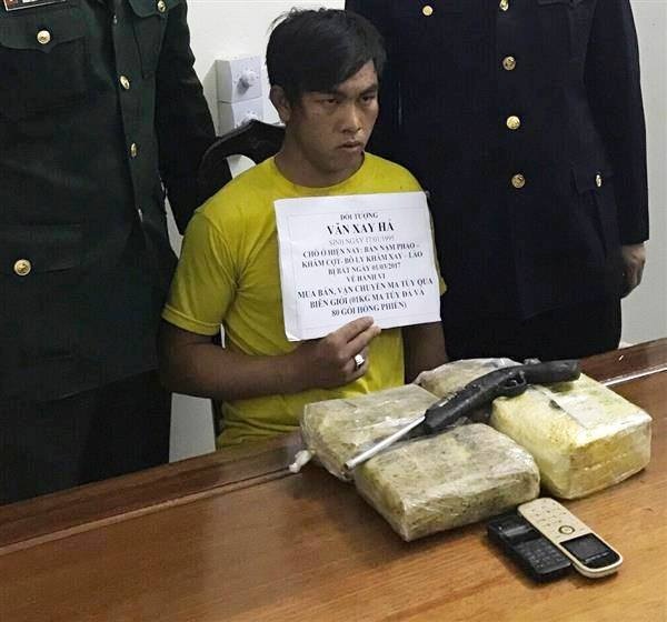 Bắt 2 đối tượng người Lào buôn bán 16.000 viên ma túy tổng hợp và 1 kg ma túy đá - Hình 1