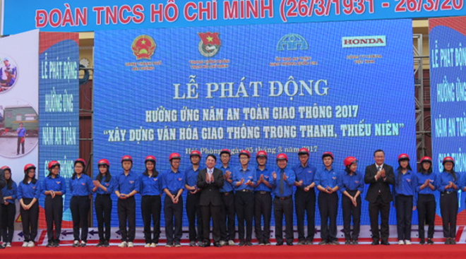 Gần 2.000 thanh niên Hải Phòng hưởng ứng Năm ATGT 2017