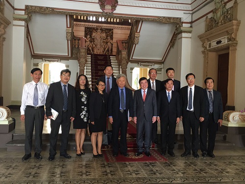 Chủ tịch UBND TP. HCM Nguyễn Thành Phong tiếp đón Chủ tịch Ngân hàng AIIB - Hình 2