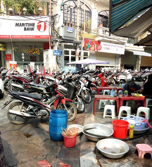 Nhộm nhoạm tại nhiều tuyến phố Hà Nội - Hình 1
