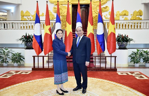 Thủ tướng Nguyễn Xuân Phúc tiếp Chủ tịch Quốc hội Lào - Hình 1