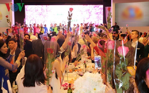 Dạ hội sẻ chia của phụ nữ Việt Nam tại Séc