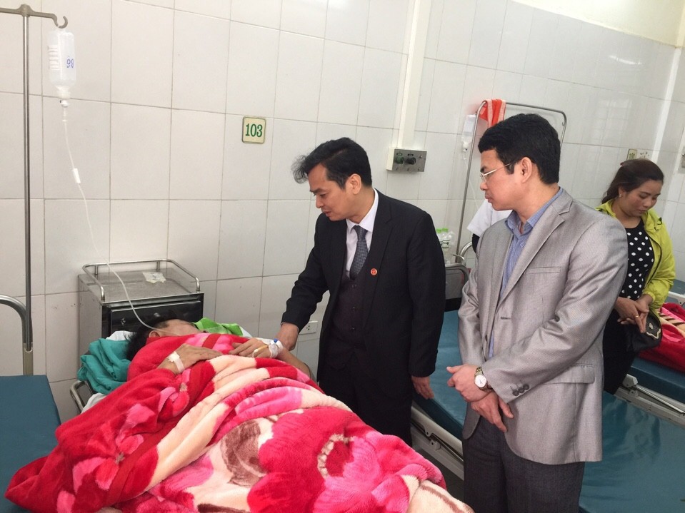 Vĩnh Phúc: Lãnh đạo huyện Vĩnh Tường thăm hỏi nạn nhân vụ TNGT tại Lào Cai - Hình 1