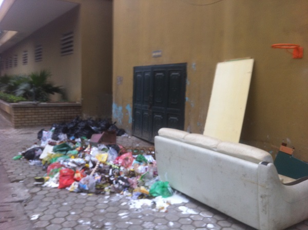 Nam Từ Liêm: Vì sao đơn vị yếu kém lại trúng thầu thu gom rác?