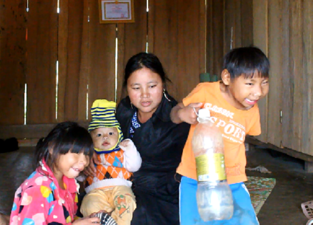 Đắk Lắk: Xót xa gia đình sinh ra 2 người con dị tật - Hình 1