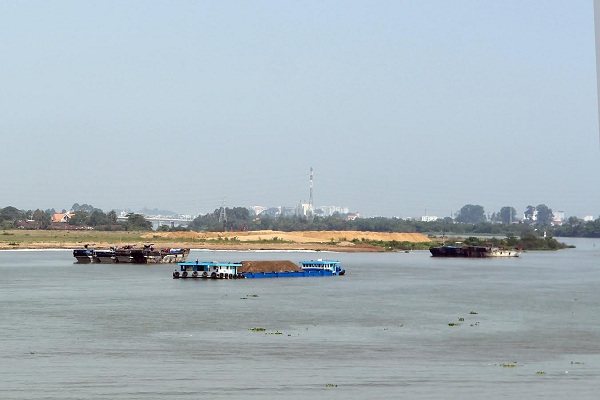 Cát tặc hoành hành sông Đồng Nai - Hình 1