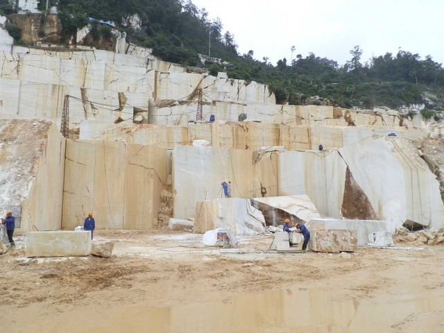 Tháo gỡ khó khăn trong quy định xuất khẩu đá hoa dạng khối