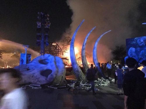 TP. Hồ Chí Minh: Sân khấu ra mắt phim “Kong: SkullIsland” bị “bà hỏa” thiêu rụi