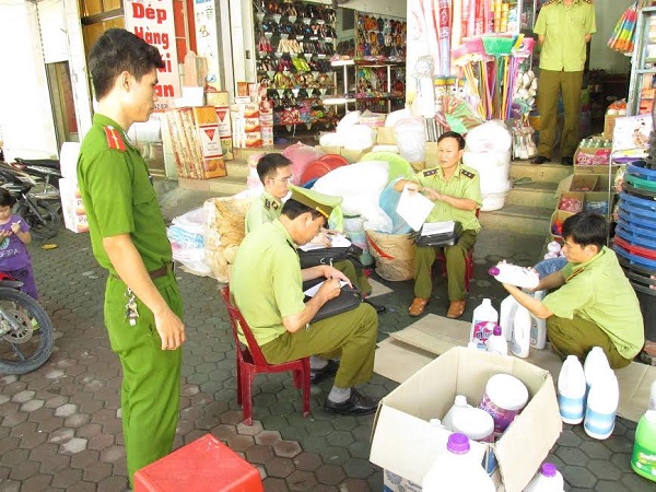 Nghệ An: Buôn bán hàng cấm, hàng lậu vẫn diễn biến phức tạp