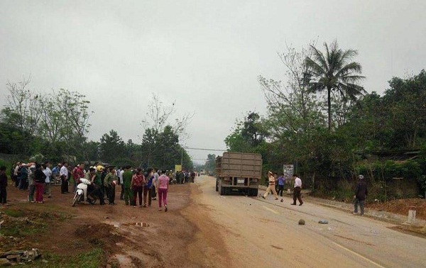 Hà Tĩnh: Tai nạn thảm khốc, thai phụ và một bé gái tử vong tại chỗ