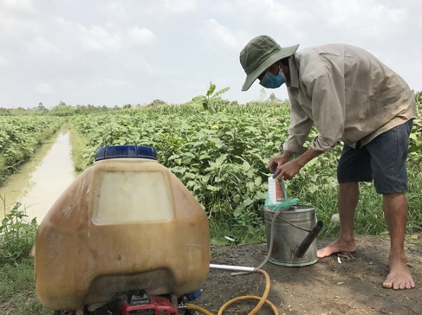 Kéo dài thời hạn dùng thuốc độc trong nông nghiệp: Có vì lợi ích nhóm?