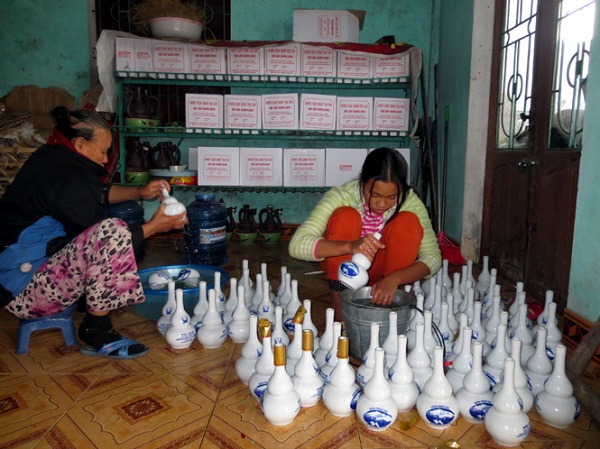 Hà Nội: Phó chủ tịch quận, huyện, thị trực tiếp đi kiểm tra cơ sở SXKD rượu