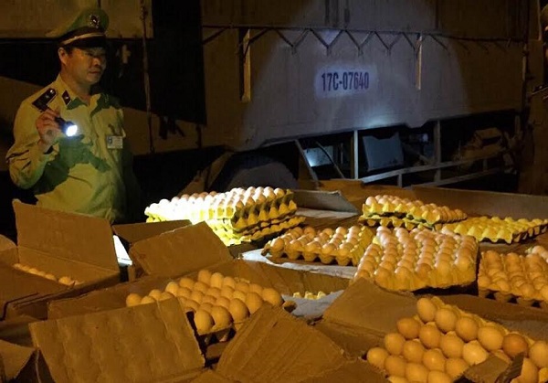 Quảng Ninh: Bắt giữ và tiêu hủy 25.000 quả trứng gà Trung Quốc - Hình 1