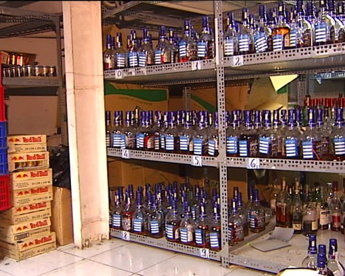 Hà Nội: Thu giữ gần 30.000 lít rượu lậu trong 10 ngày - Hình 1