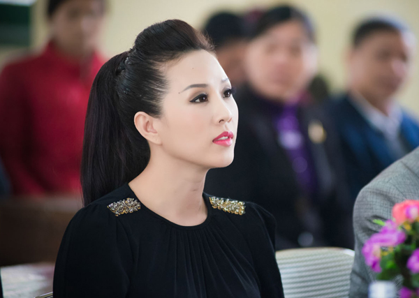 Hoa hậu Thu Hoài không xấu hổ vì con là người đồng tính - Hình 1