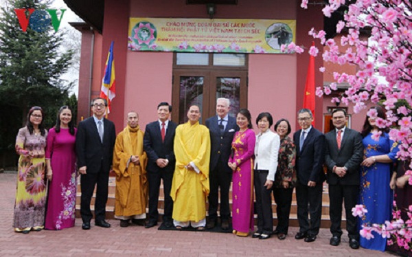 Đại sứ các nước Á - Âu tìm hiểu văn hóa Việt Nam tại Séc - Hình 1